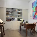 Отель Emebed 3*