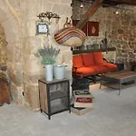 Emebed Hotel