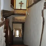 Emebed Кастрохерис