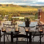 Hotel Emebed 3*