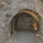 Hotel Emebed