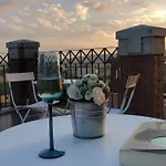 Отель Emebed 3*