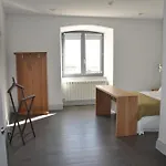 Emebed Hotel