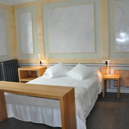 Hotel Emebed