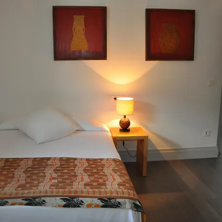 Hotel Emebed 3*