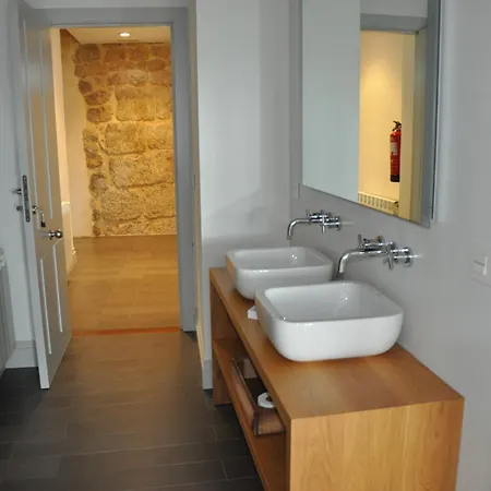 Emebed Hotel