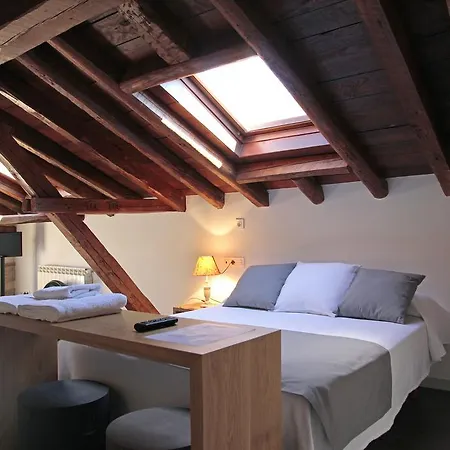 Hotel Emebed 3*