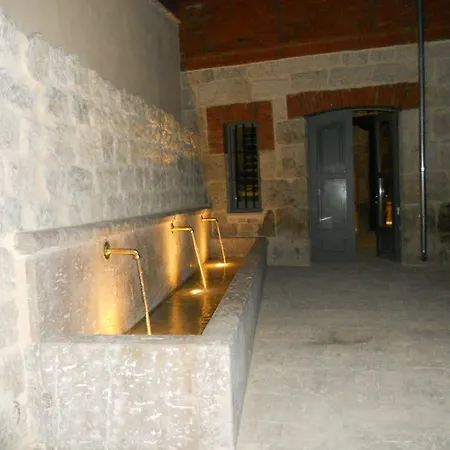 فندق Emebed 3*