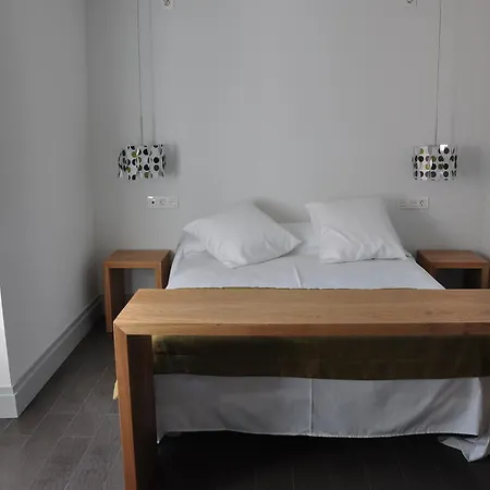 فندق Emebed